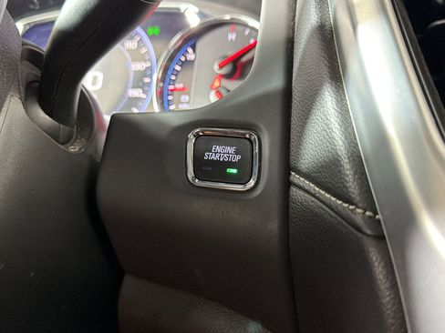 Used 2023 GMC Acadia SLT w/ Technology Package FWD image 24