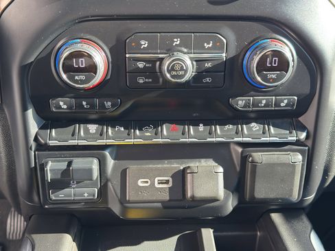 Used 2021 Chevrolet Silverado 2500 High Country w/ Z71 Off-Road Package image 11