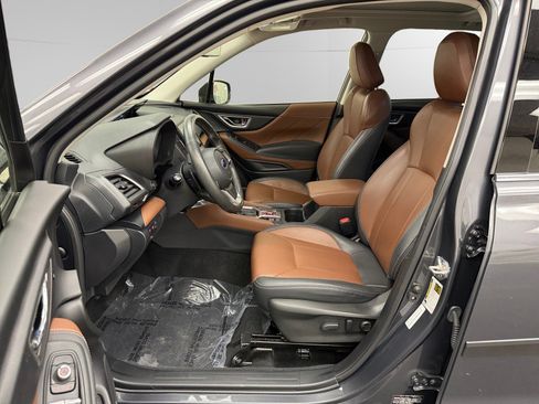 Used 2023 Subaru Forester Touring AWD/4WD image 9