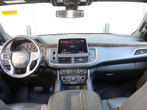 Used 2021 Chevrolet Tahoe LT w/ LT Signature Package image 18