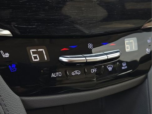 Used 2022 Cadillac XT6 Premium Luxury w/ Technology Package image 18