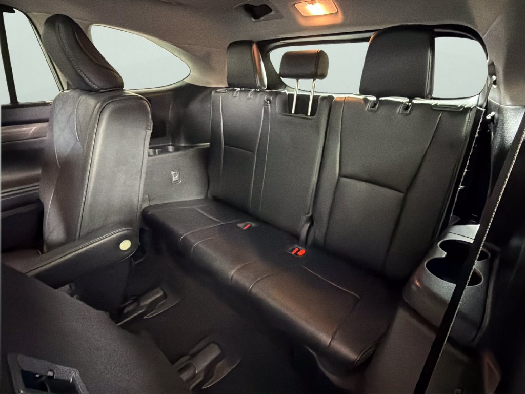 Used 2023 Toyota Highlander Platinum AWD/4WD image 31