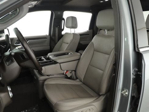 Used 2025 GMC Sierra 1500 SLT image 13