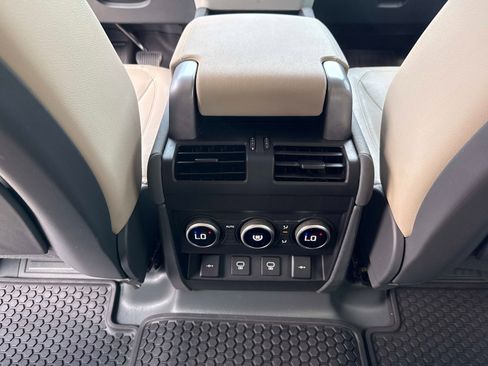 Used 2022 Land Rover Defender 110 S image 16