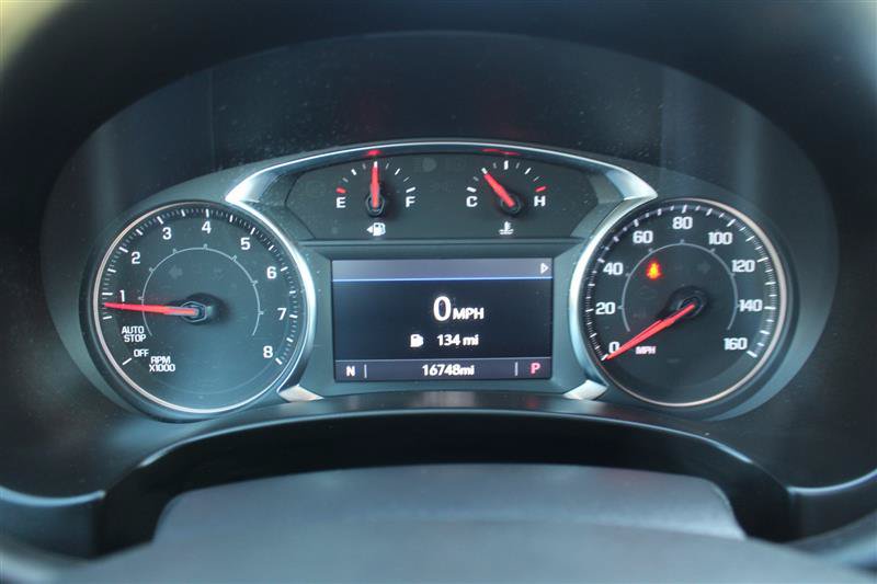 Used 2024 GMC Terrain SLT AWD/4WD image 16
