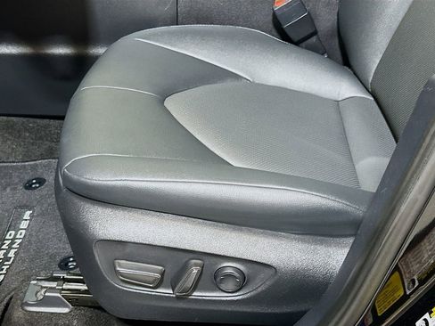 Used 2025 Toyota Grand Highlander AWD image 16