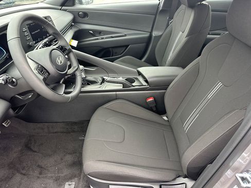 New 2025 Hyundai Elantra Sport image 9
