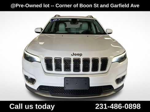Used 2019 Jeep Cherokee Limited w/ Trailer Tow Group AWD/4WD image 10