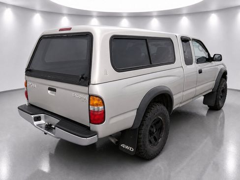 Used 2002 Toyota Tacoma 4x4 Xtracab w/ SR5 Pkg w/ Chrome Pkg image 3