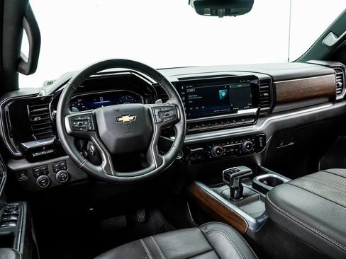 Used 2024 Chevrolet Silverado 1500 High Country w/ Technology Package image 5