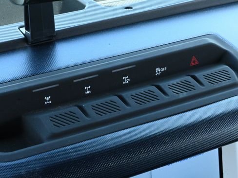 Used 2024 Ford Bronco Heritage Edition AWD/4WD image 20