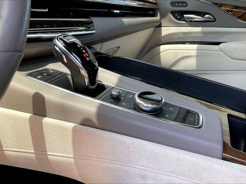 Used 2021 Cadillac Escalade Sport Platinum AWD/4WD image 17