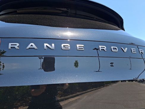 Used 2023 Land Rover Range Rover Sport SE AWD/4WD image 31
