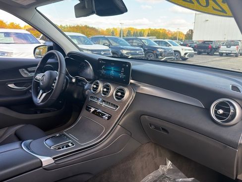 Certified 2022 Mercedes-Benz GLC 300 4MATIC w/ Premium Package Lite image 34