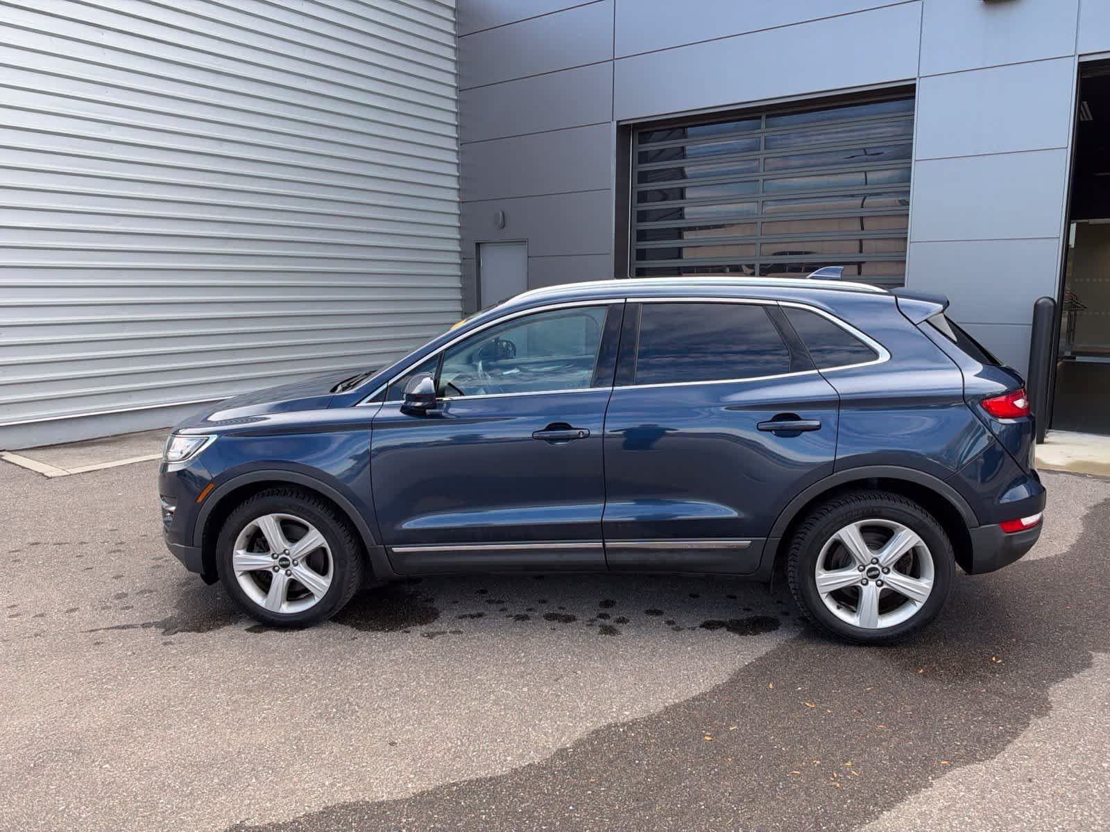 Used 2017 Lincoln MKC Premiere AWD/4WD image 2