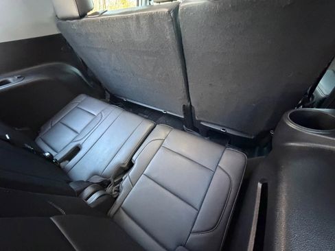 Used 2018 Chevrolet Suburban LT image 20