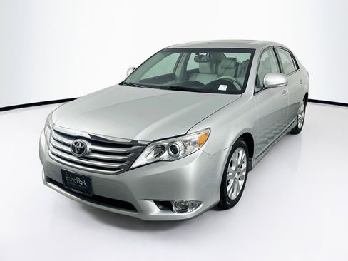 Used 2012 Toyota Avalon FWD image 3