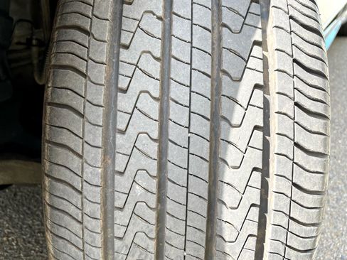 Used 2010 Mercedes-Benz E 350 4MATIC Sedan image 36