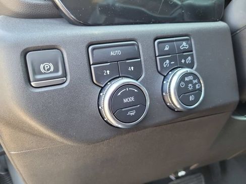 Used 2025 GMC Sierra 1500 SLT w/ SLT Premium Package AWD/4WD image 17