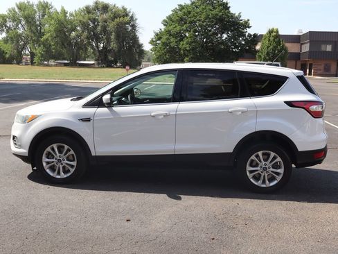 Used 2017 Ford Escape SE AWD/4WD image 9