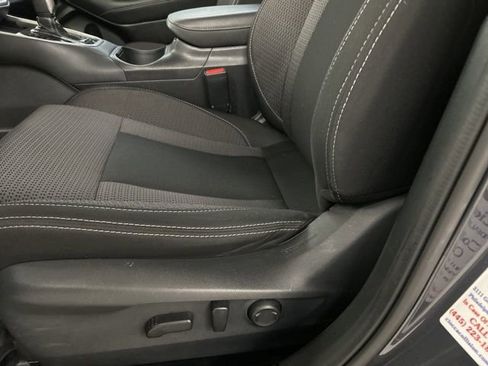 Used 2023 Subaru Outback Premium image 7