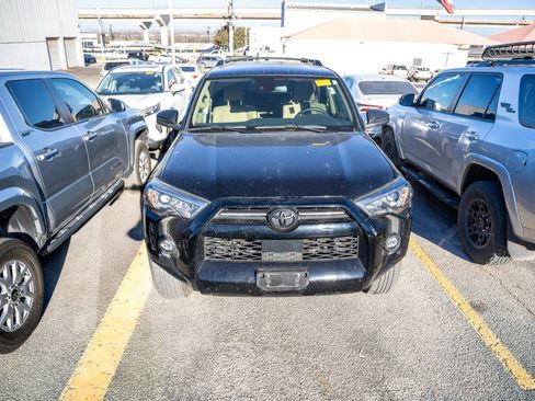 Used 2021 Toyota 4Runner SR5 image 5