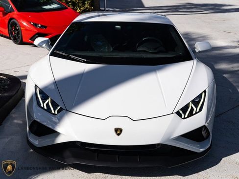 Used 2021 Lamborghini Huracan EVO image 9