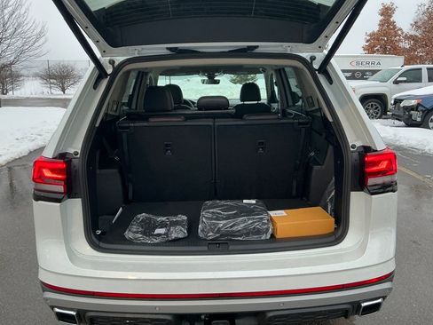 New 2026 Volkswagen Atlas Peak Edition image 15