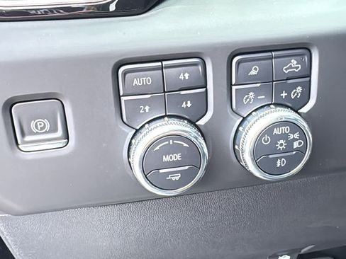 Certified 2025 GMC Sierra 1500 Denali AWD/4WD image 9