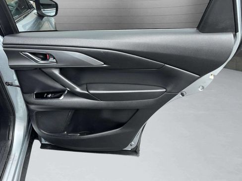 Used 2018 MAZDA CX-9 Touring image 23