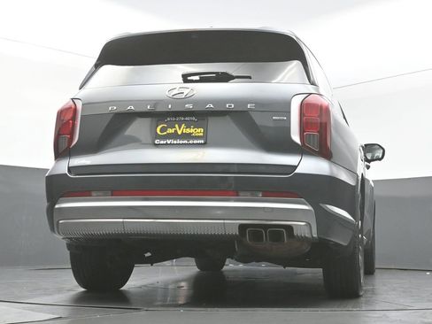 Used 2023 Hyundai Palisade Calligraphy image 45