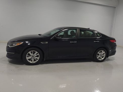 Used 2017 Kia Optima LX FWD image 2