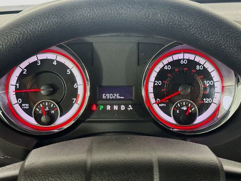 Used 2019 Dodge Grand Caravan SE image 16