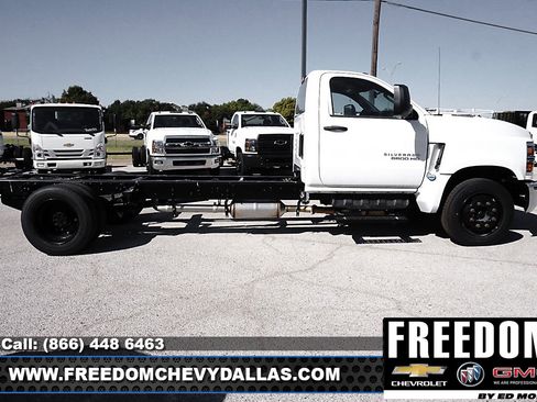 New 2023 Ford F150 LT image 8