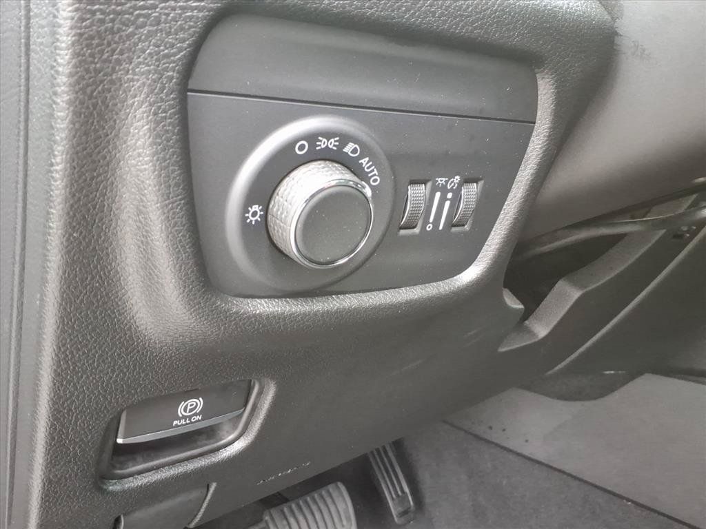 Used 2025 Jeep Grand Cherokee L Altitude AWD/4WD image 22