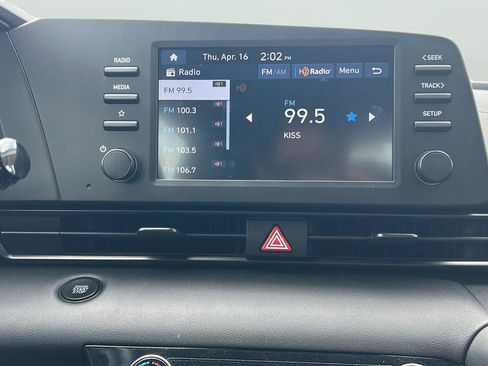 Used 2025 Hyundai Elantra Sport FWD image 22