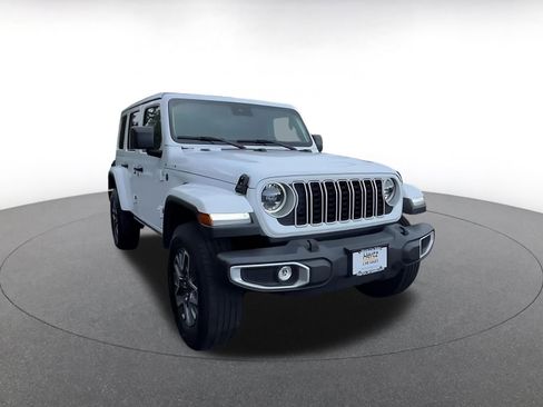 Used 2025 Jeep Wrangler Unlimited Sahara AWD/4WD image 3