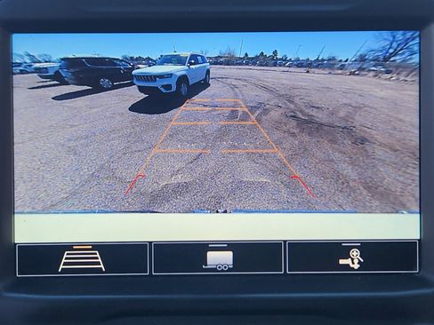 Used 2020 Chevrolet Silverado 1500 LTZ image 13