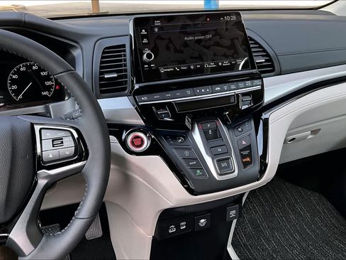 Used 2026 Honda Odyssey Touring image 6