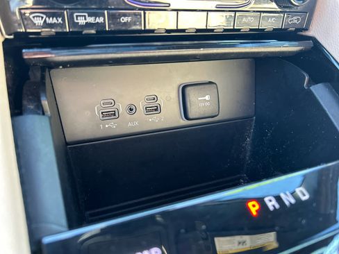 Used 2023 Jeep Grand Cherokee Limited image 31