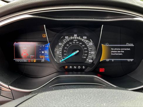 Used 2017 Ford Fusion SE w/ Equipment Group 201A FWD image 16