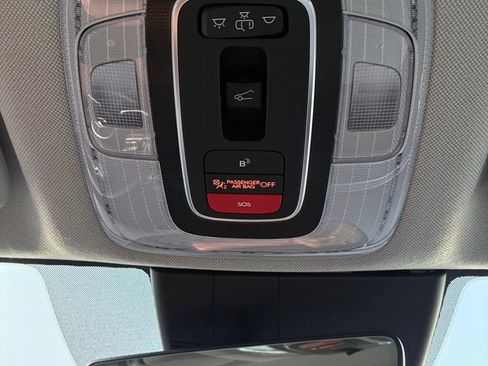 Used 2023 Hyundai Elantra Limited FWD image 37