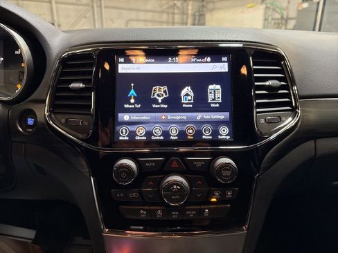 Certified 2020 Jeep Grand Cherokee Altitude image 22