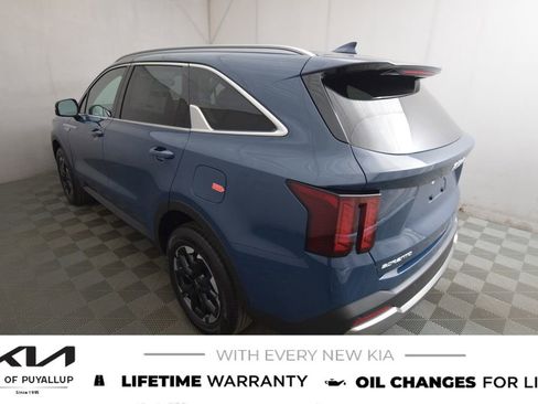 New 2025 Kia Sorento S image 7