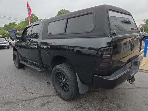 Used 2018 RAM 1500 Express w/ Black Ram 1500 Express Group AWD/4WD image 5