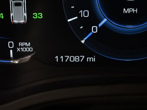 Used 2017 Cadillac Escalade ESV Platinum image 29