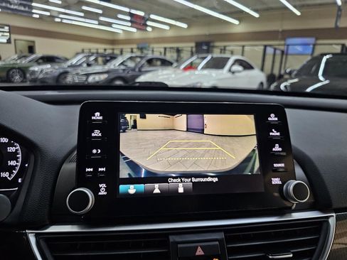 Used 2018 Honda Accord Sport image 31