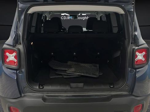 Used 2022 Jeep Renegade Latitude AWD/4WD image 26