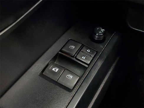 Used 2019 Toyota Tacoma SR image 16