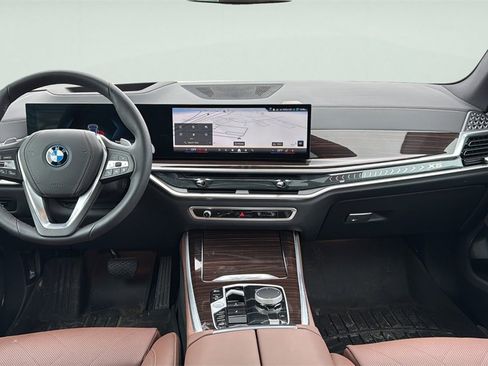 Used 2026 BMW X5 xDrive50e w/ Climate Comfort Package image 13